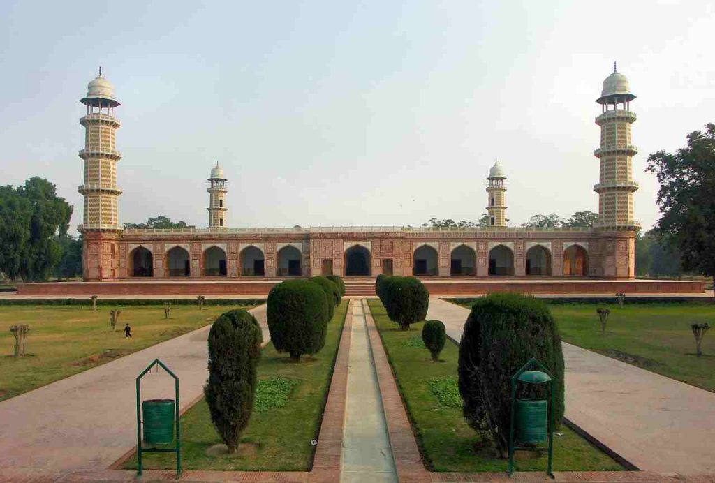 Tomb of Jahangir one of Top Ten Historical Places in Pakistan